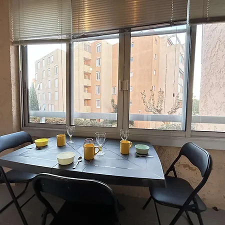 Apartment Ste Maxime : Appt 2p, 4 Couchages, Piscine, Parking - Fr-1-226-556 Sainte-Maxime